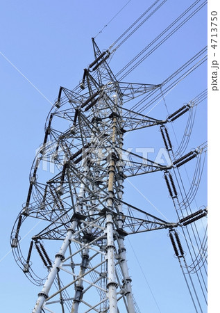 送電線の鉄塔 4713750