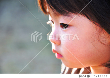考え事かな? 考え事かな? 4714733