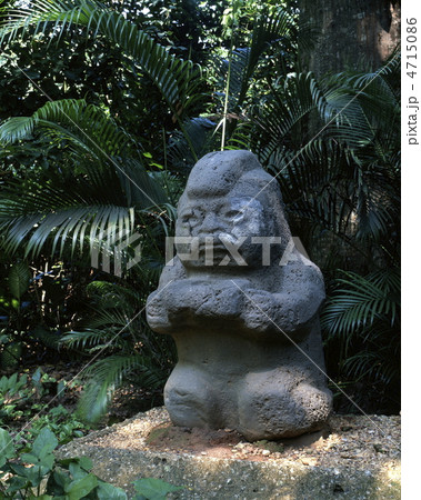 ラ・ベンタ遺跡公園グランド・マザーの像 4715086