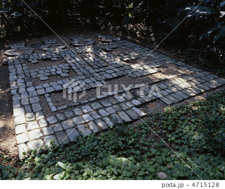 ラ・ベンタ遺跡公園ラージ・マスク・モザイク 4715128