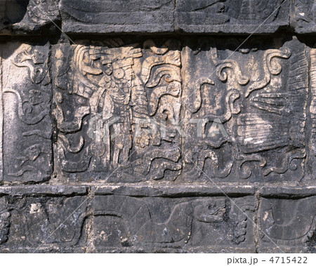 チチェン・イッツァ遺跡レリーフ 4715422