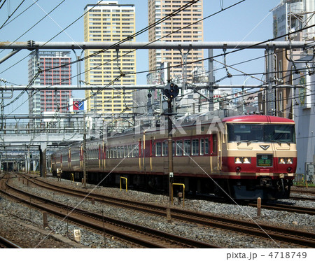 特急草津83号 185系 鶯谷駅 特急草津83号 185系 鶯谷駅 4718749