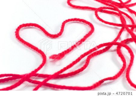 赤い毛糸のハート 4720701