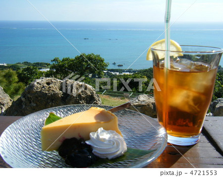 海の見えるカフェでケーキセットを・・・ 海の見えるカフェでケーキセットを・・・ 4721553