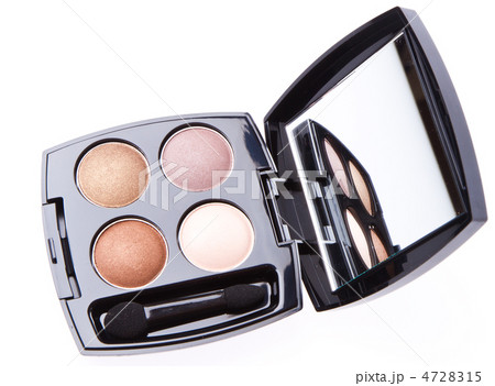 compact eyeshadows 4728315