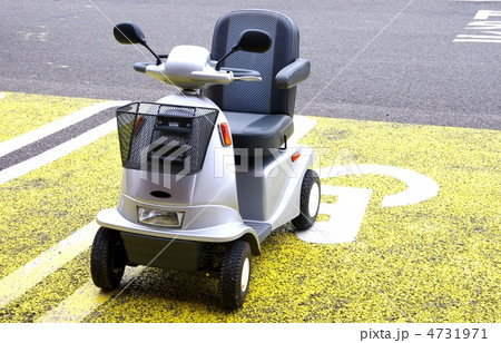 シニアーカー　電動車いす 4731971