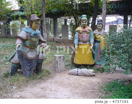 湖北省当陽　長坂坡公園　劉備が阿斗を投げ捨てる場面 4737191