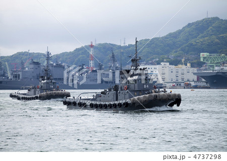 佐世保港　特務艇と護衛艦 4737298