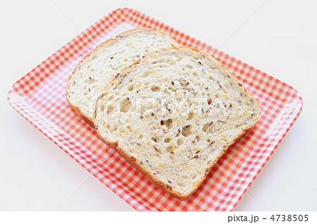 大豆とリンシード入り食パン 4738505