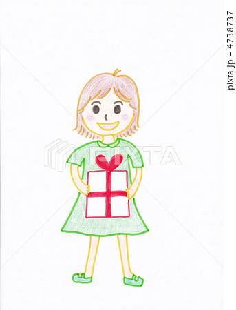 プレゼントを持つ女の子 4738737