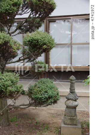 柏王神社の石塔 4741972