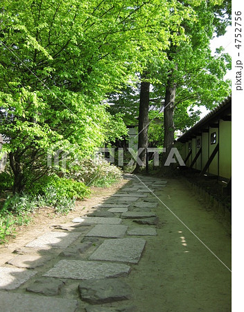 松本民芸館の庭 4752756