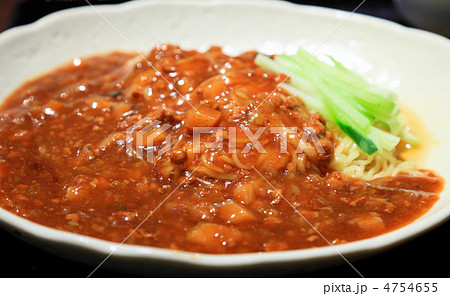 おいしいジャージャー麺 おいしいジャージャー麺 4754655