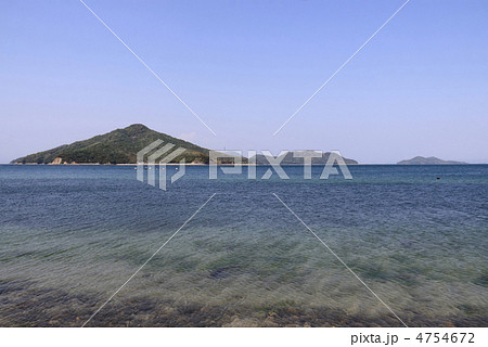 香川県三豊市荘内半島から見る瀬戸内海、粟島と志々島 4754672
