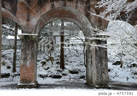 南禅寺水路閣の雪景色 4757392