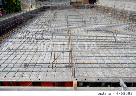 住宅の基礎　鉄筋工事 4768692