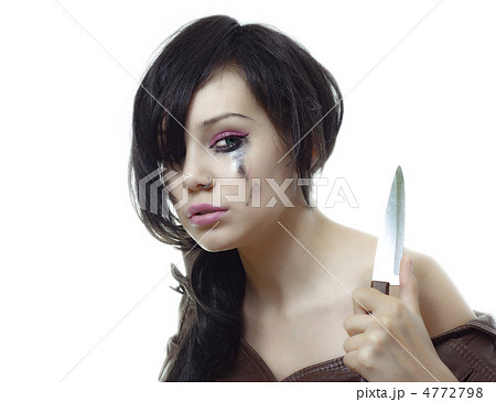 woman with knife 4772798