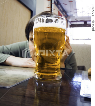 beer girl beer girl 4772808