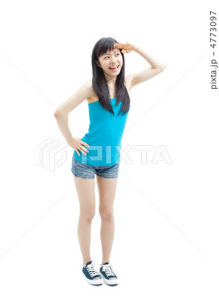 探す女性 4773097