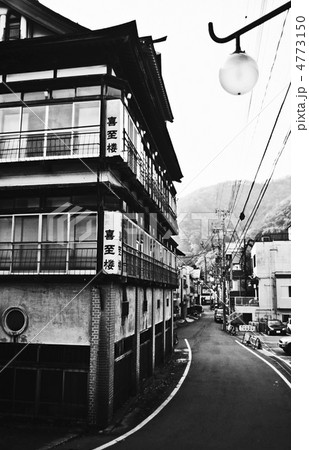 昭和の面影が残る瀬見温泉街 4773150