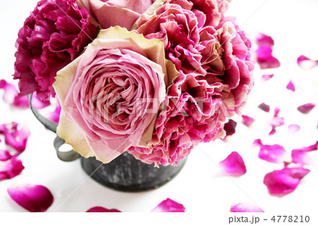 薔薇とカーネーションのアレンジメント 4778210