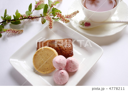 お菓子と紅茶と花 お菓子と紅茶と花 4778211