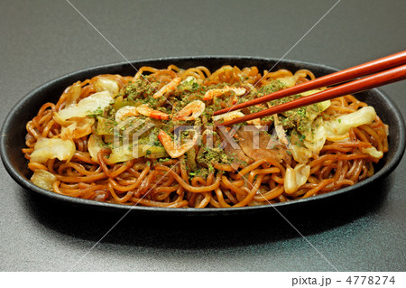 おいしい焼きそばを食べる 4778274