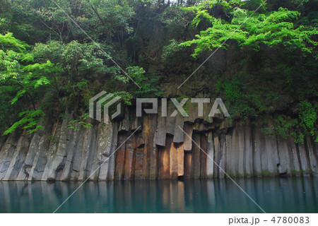 景ヶ島渓谷の屏風岩（静岡県裾野市） 4780083