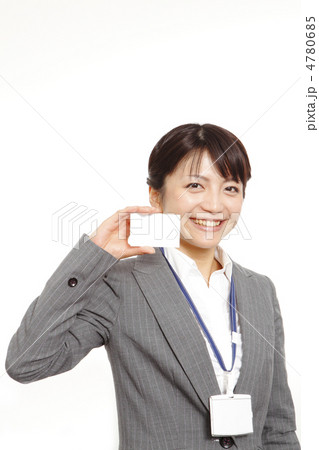 名刺と女性社員　モデル：大友　歩 4780685