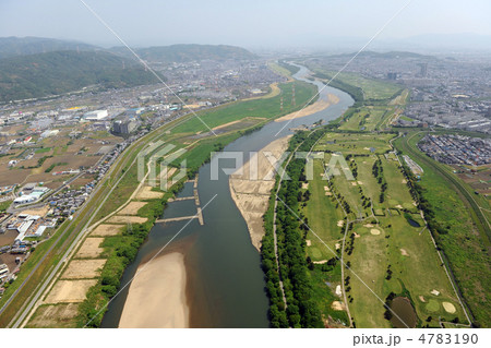高槻を流れる淀川を空撮 4783190