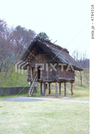 科野の里歴史公園（高床倉庫） 4784516