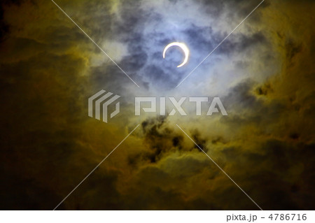 幻想的な部分日食 幻想的な部分日食 4786716