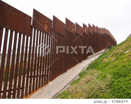メキシコ・アメリカ国境の壁 4786974