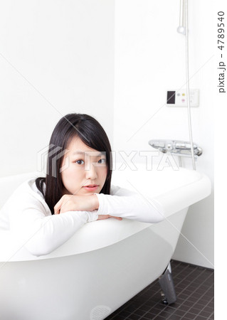 女性　バスルーム 4789540