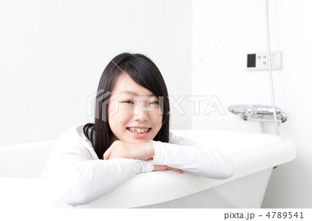 女性　バスルーム 4789541