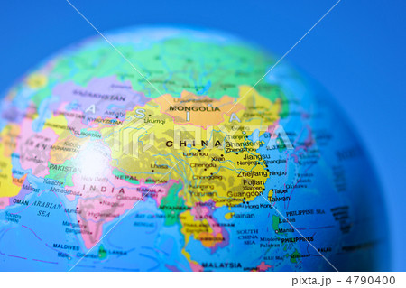 青空を背景にした地球儀のなかの中国 4790400