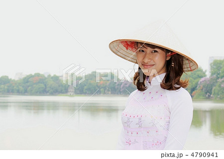 アオザイを着たベトナム人美女 アオザイを着たベトナム人美女 4790941