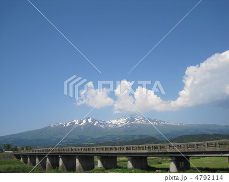 鳥海山と旧朝日橋 4792114
