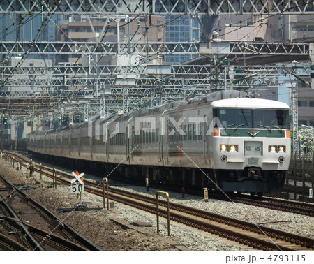 特急踊り子　185系　回送　田町駅 4793115