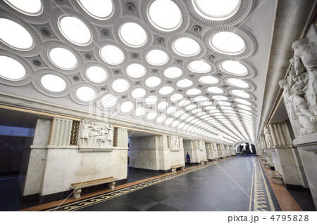 MOSCOW - FEBRUARY 2: national architecture monument - metro stat 4795828