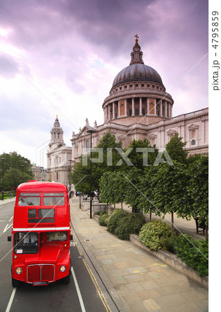 St. Paul's Cathedral and red double-decker. Cathedral was design 4795859