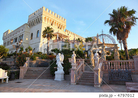 Registration of adjoining territory to  palace with parade stair 4797012
