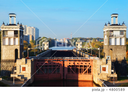 Beautiful average gate of sluice number 8 Moscow Canal in Moscow Beautiful average gate of sluice number 8 Moscow Canal in Moscow 4800589