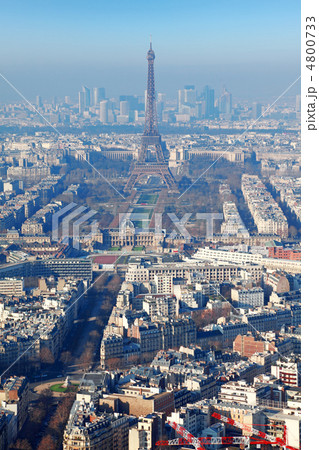 panorama of Paris with eiffel tower, la Defence at winter, Franc 4800733