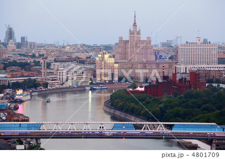 Commerce and pedestrian bridge in Moscow International Business Commerce and pedestrian bridge in Moscow International Business 4801709