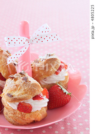 シュークリーム　苺 4805225