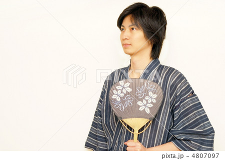 甚平の男性 4807097