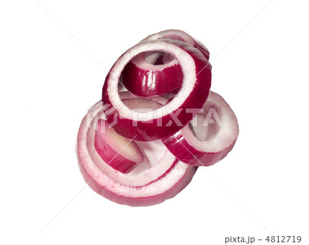 Sliced fresh red onion isolated on white background Sliced fresh red onion isolated on white background 4812719