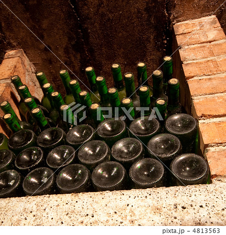 wine bottles 4813563