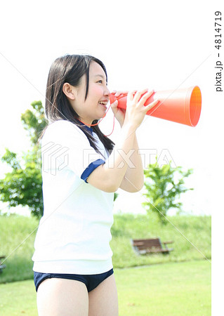 応援する少女 4814719